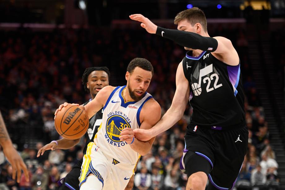 开云平台-库里27分迎里程碑 勇士八人得分上双送爵士四连败