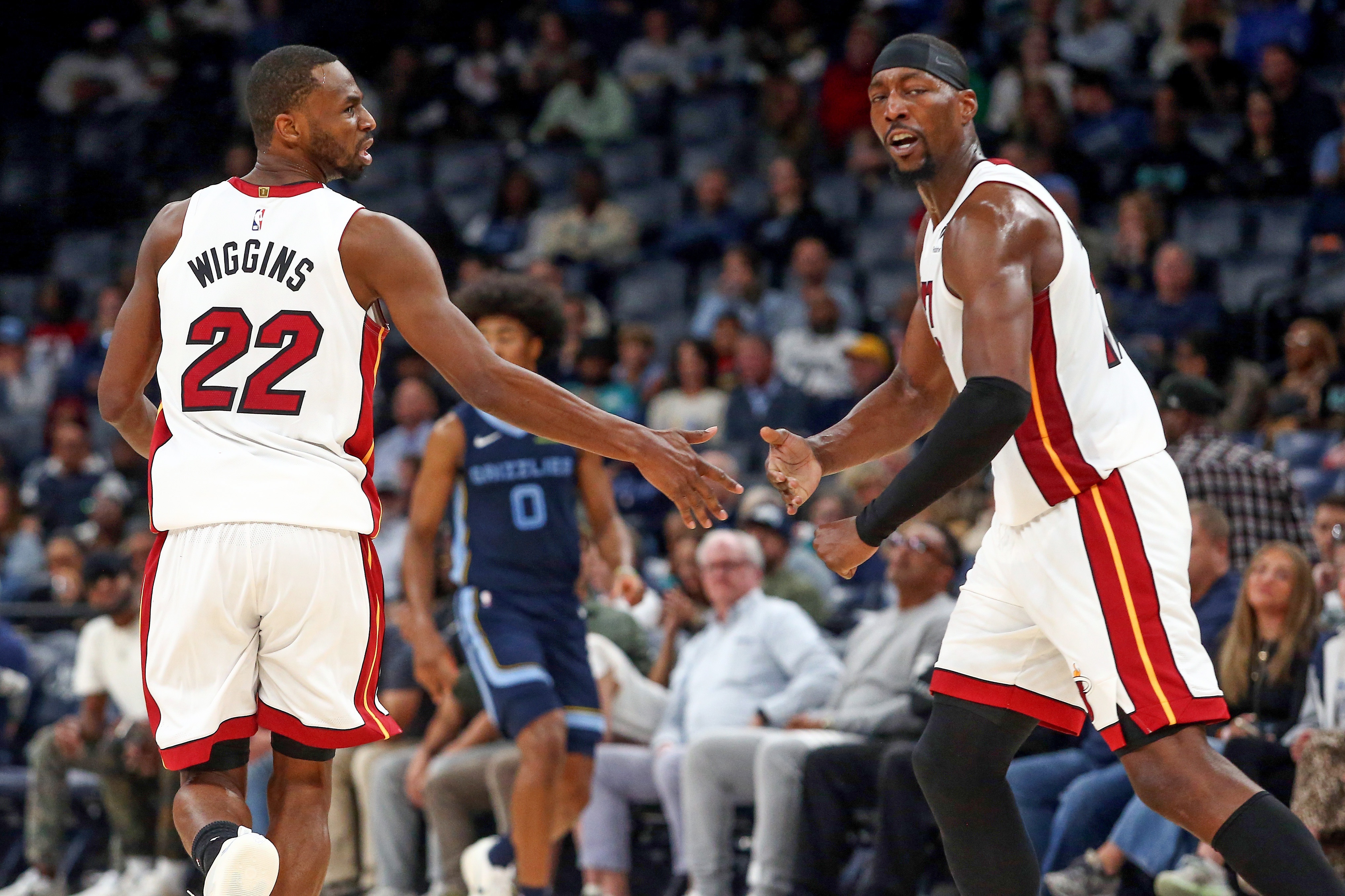 经典团队胜利!热火10人进入轮换&8人有得分入账 其中7人上双!